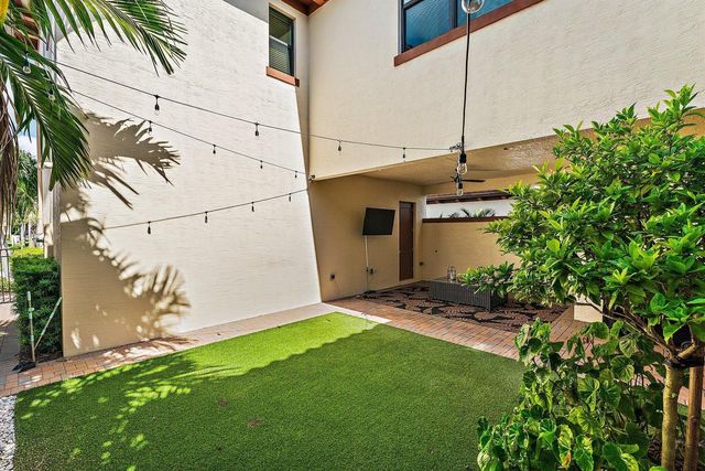 1077 Faulkner Terrace, Palm Beach Gardens, FL 33418