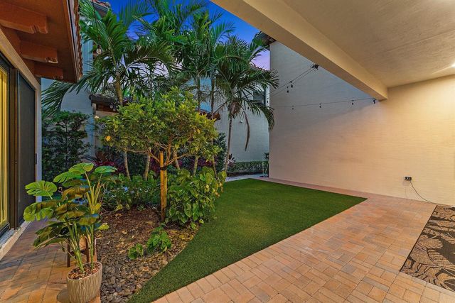 1077 Faulkner Terrace, Palm Beach Gardens, FL 33418