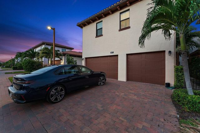 1077 Faulkner Terrace, Palm Beach Gardens, FL 33418
