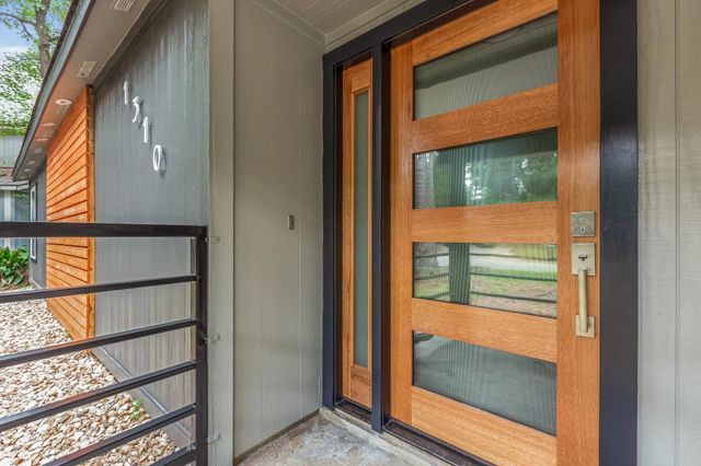 1310 E Red Cedar Circle, The Woodlands, TX 77380