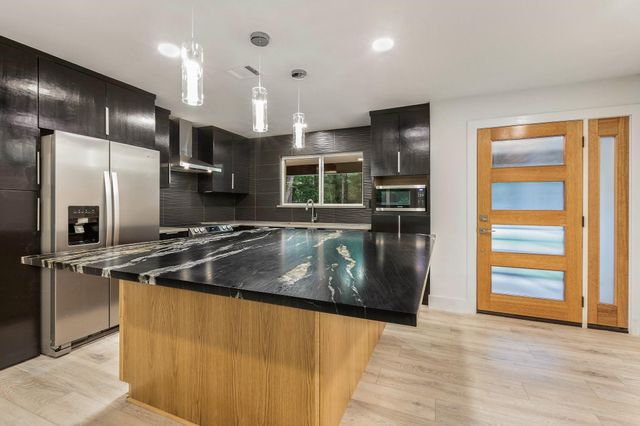 1310 E Red Cedar Circle, The Woodlands, TX 77380