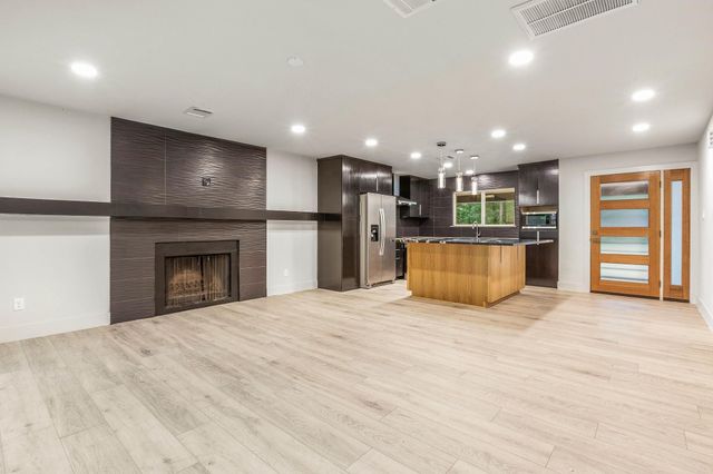 1310 E Red Cedar Circle, The Woodlands, TX 77380