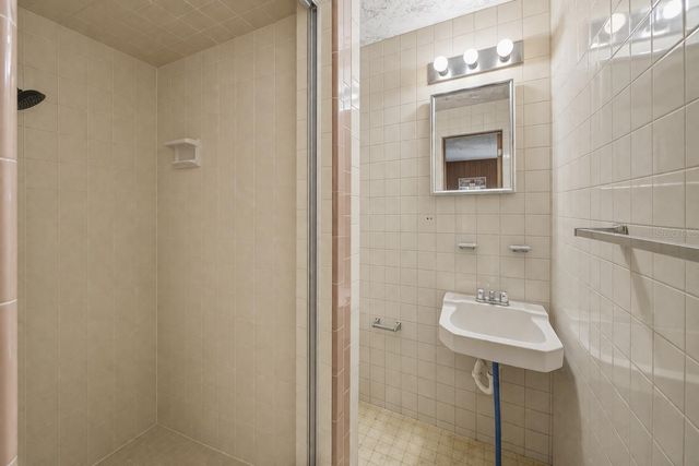 2204 SHAWNEE STREET, Sarasota, FL 34231