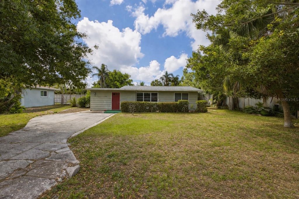 2204 SHAWNEE STREET, Sarasota, FL 34231