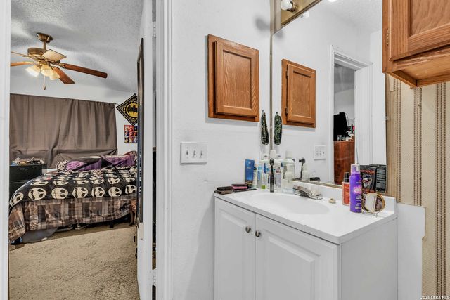 5719 Lochmoor, San Antonio, TX 78244
