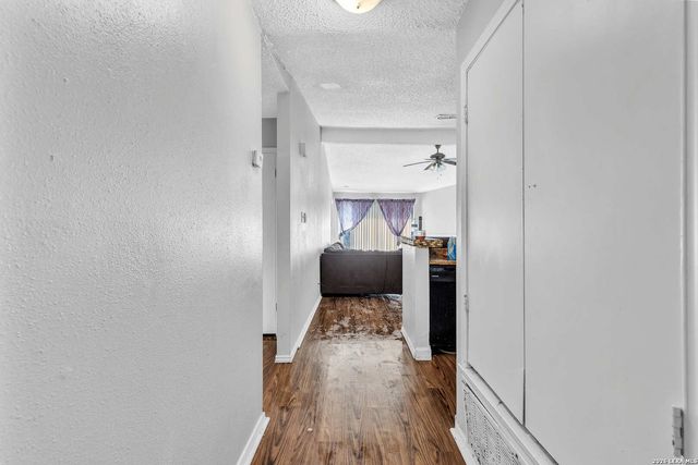 5719 Lochmoor, San Antonio, TX 78244
