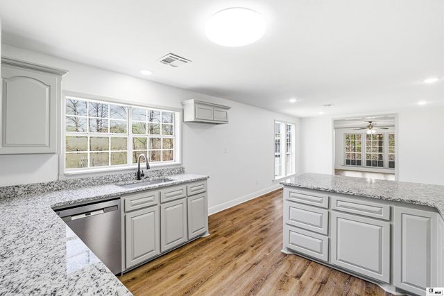 811 LAKE LOOP ROAD, Downsville, LA 71234