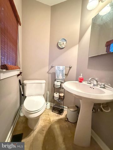 171 BARLEY SHEAF DR, Norristown, PA 19403