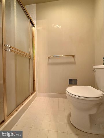 171 BARLEY SHEAF DR, Norristown, PA 19403