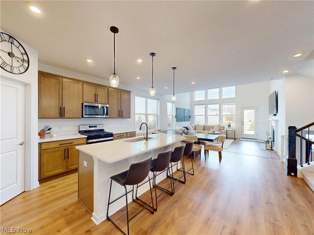 8215 Mustang Lane, Mentor, OH 44060