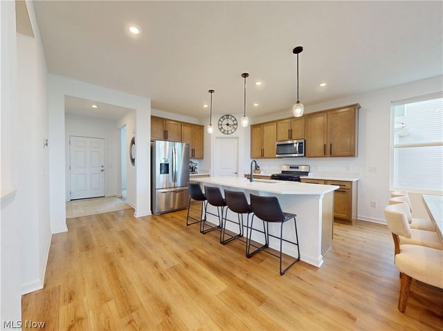 8215 Mustang Lane, Mentor, OH 44060