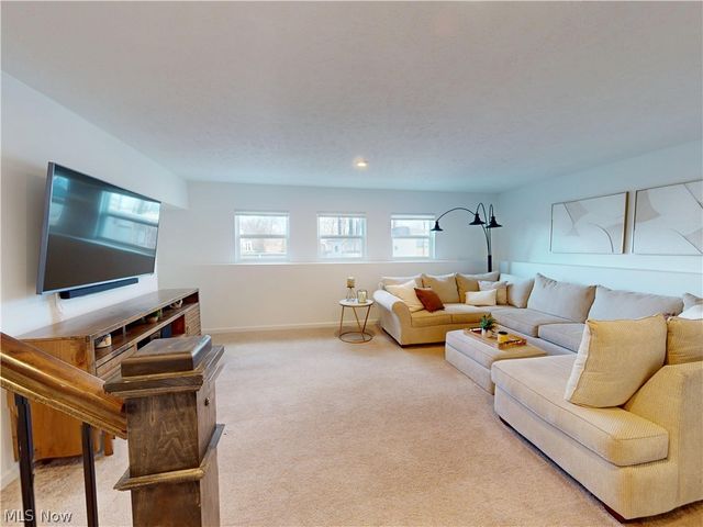 8215 Mustang Lane, Mentor, OH 44060