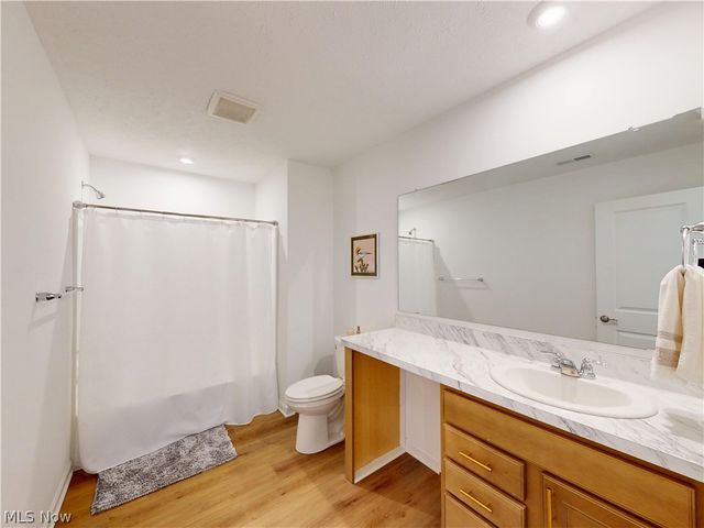 8215 Mustang Lane, Mentor, OH 44060