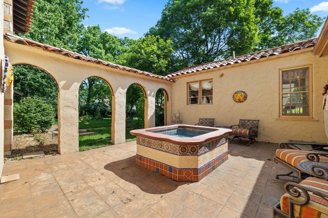 1655 E Walnut Street, Springfield, MO 65802