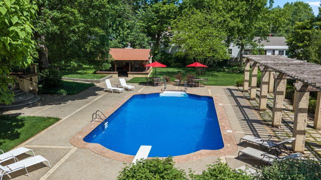 1655 E Walnut Street, Springfield, MO 65802