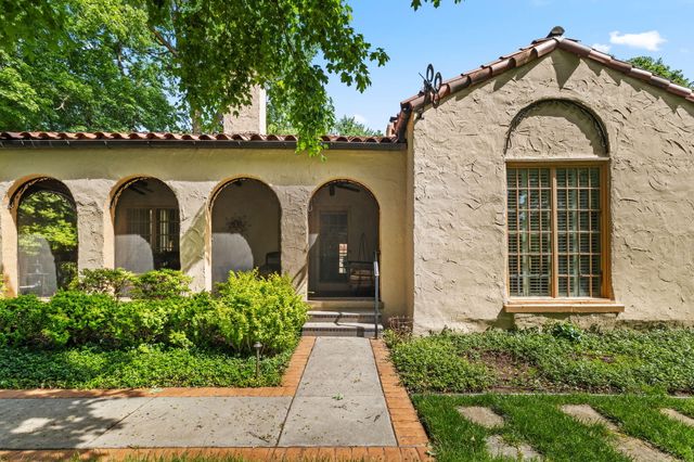 1655 E Walnut Street, Springfield, MO 65802