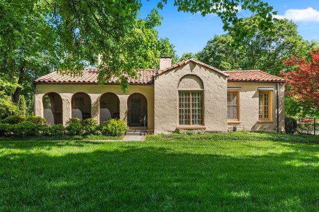 1655 E Walnut Street, Springfield, MO 65802