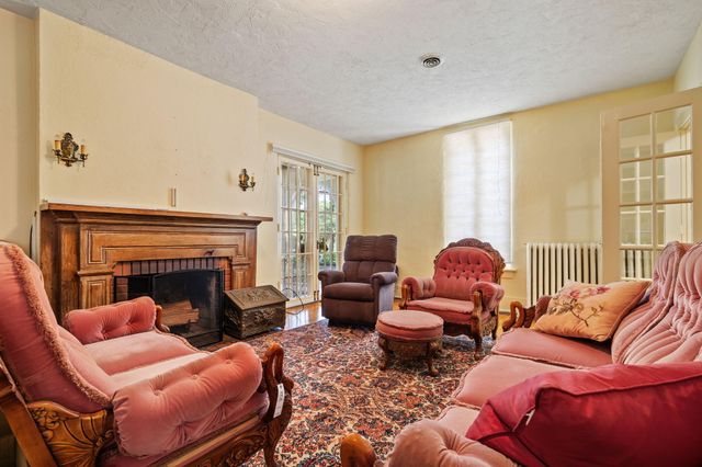 1655 E Walnut Street, Springfield, MO 65802