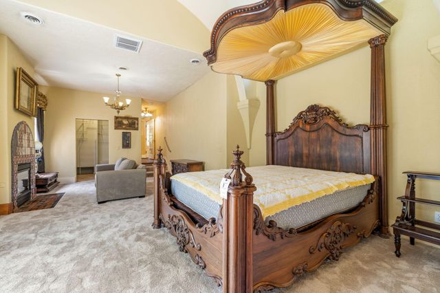 1655 E Walnut Street, Springfield, MO 65802