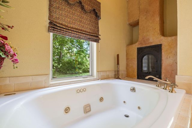 1655 E Walnut Street, Springfield, MO 65802