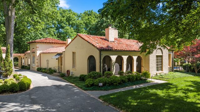 1655 E Walnut Street, Springfield, MO 65802