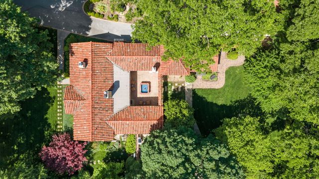 1655 E Walnut Street, Springfield, MO 65802