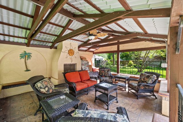 1655 E Walnut Street, Springfield, MO 65802