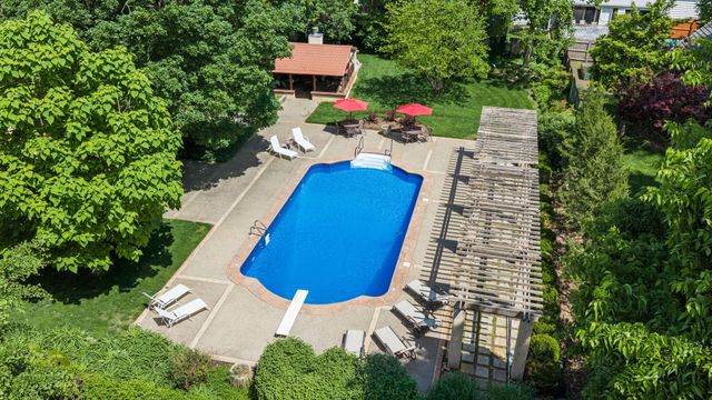 1655 E Walnut Street, Springfield, MO 65802
