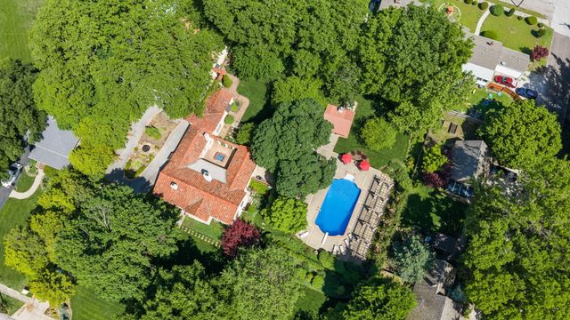 1655 E Walnut Street, Springfield, MO 65802
