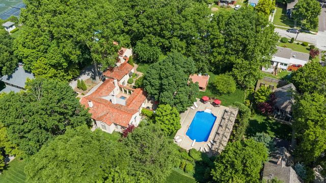 1655 E Walnut Street, Springfield, MO 65802