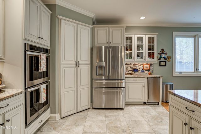 275 Galway Court, Johnson City, TN 37615