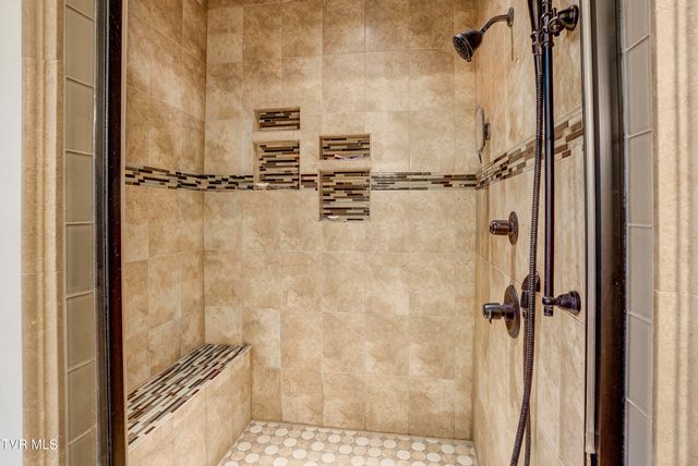275 Galway Court, Johnson City, TN 37615