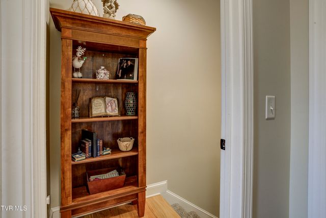 275 Galway Court, Johnson City, TN 37615