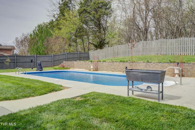 275 Galway Court, Johnson City, TN 37615