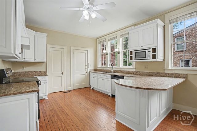 25 Washington Avenue, Savannah, GA 31405