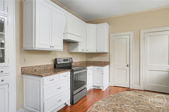 25 Washington Avenue, Savannah, GA 31405