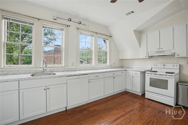 25 Washington Avenue, Savannah, GA 31405