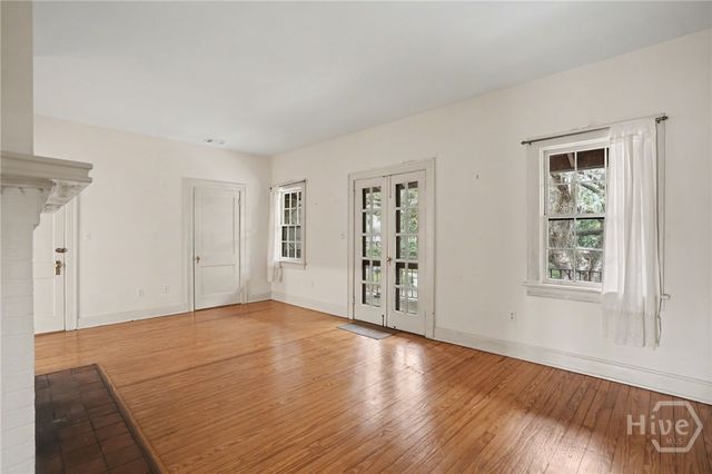 25 Washington Avenue, Savannah, GA 31405