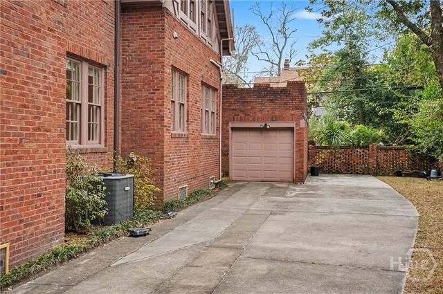 25 Washington Avenue, Savannah, GA 31405