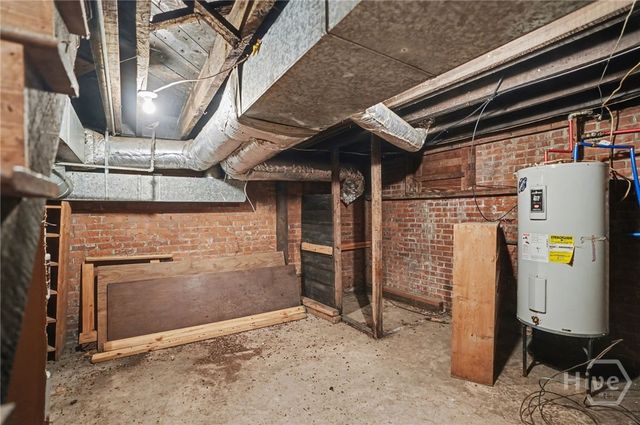 25 Washington Avenue, Savannah, GA 31405