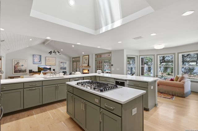 1715 Doe Crest, San Antonio, TX 78248