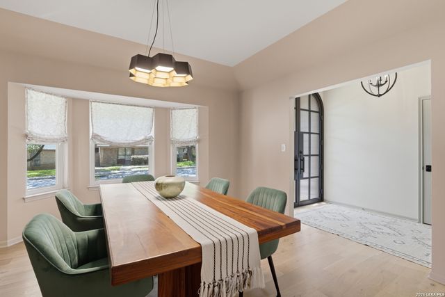 1715 Doe Crest, San Antonio, TX 78248