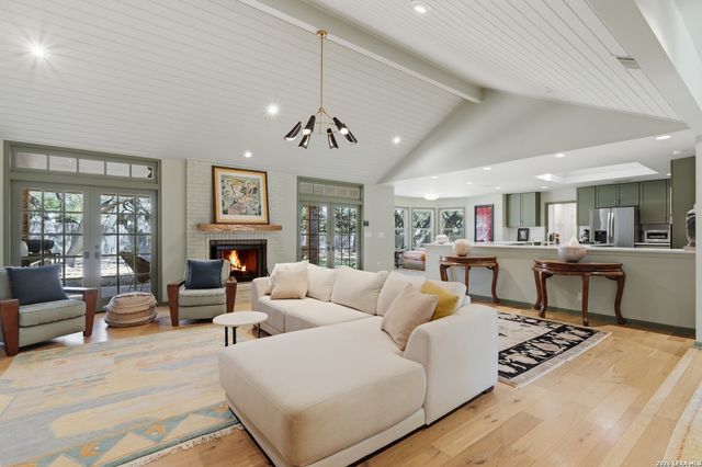 1715 Doe Crest, San Antonio, TX 78248