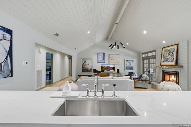 1715 Doe Crest, San Antonio, TX 78248