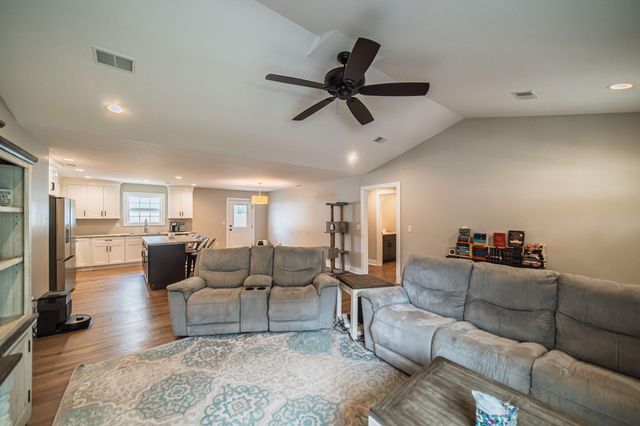 1910 Debby Drive, Paducah, KY 42003
