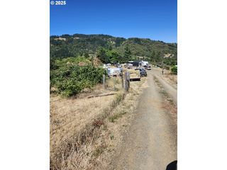884 DAVID Dr, Myrtle Creek, OR 97457