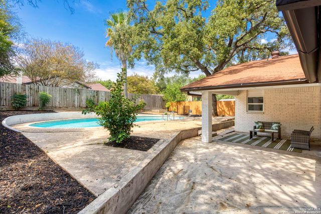 6002 Forest Ledge, San Antonio, TX 78240