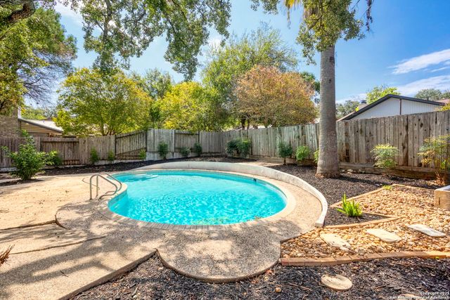 6002 Forest Ledge, San Antonio, TX 78240