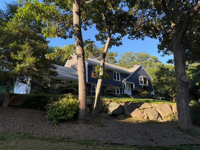 91 Greenland Circle, East Dennis, MA 02660