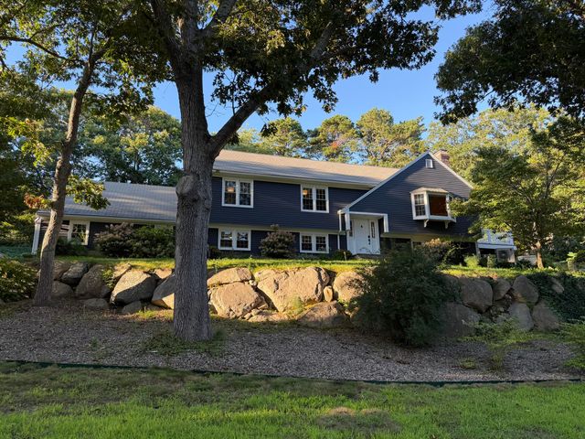 91 Greenland Circle, East Dennis, MA 02660